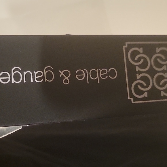 NWT Cable & Gauge Black Top - Picture 5 of 5